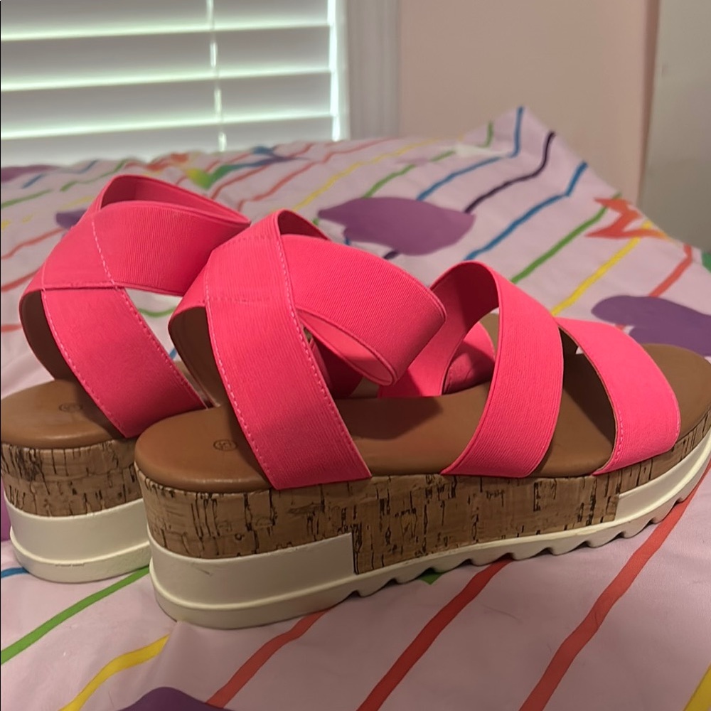 Dream Pairs Pink Platform Sandals with Crisscross Straps